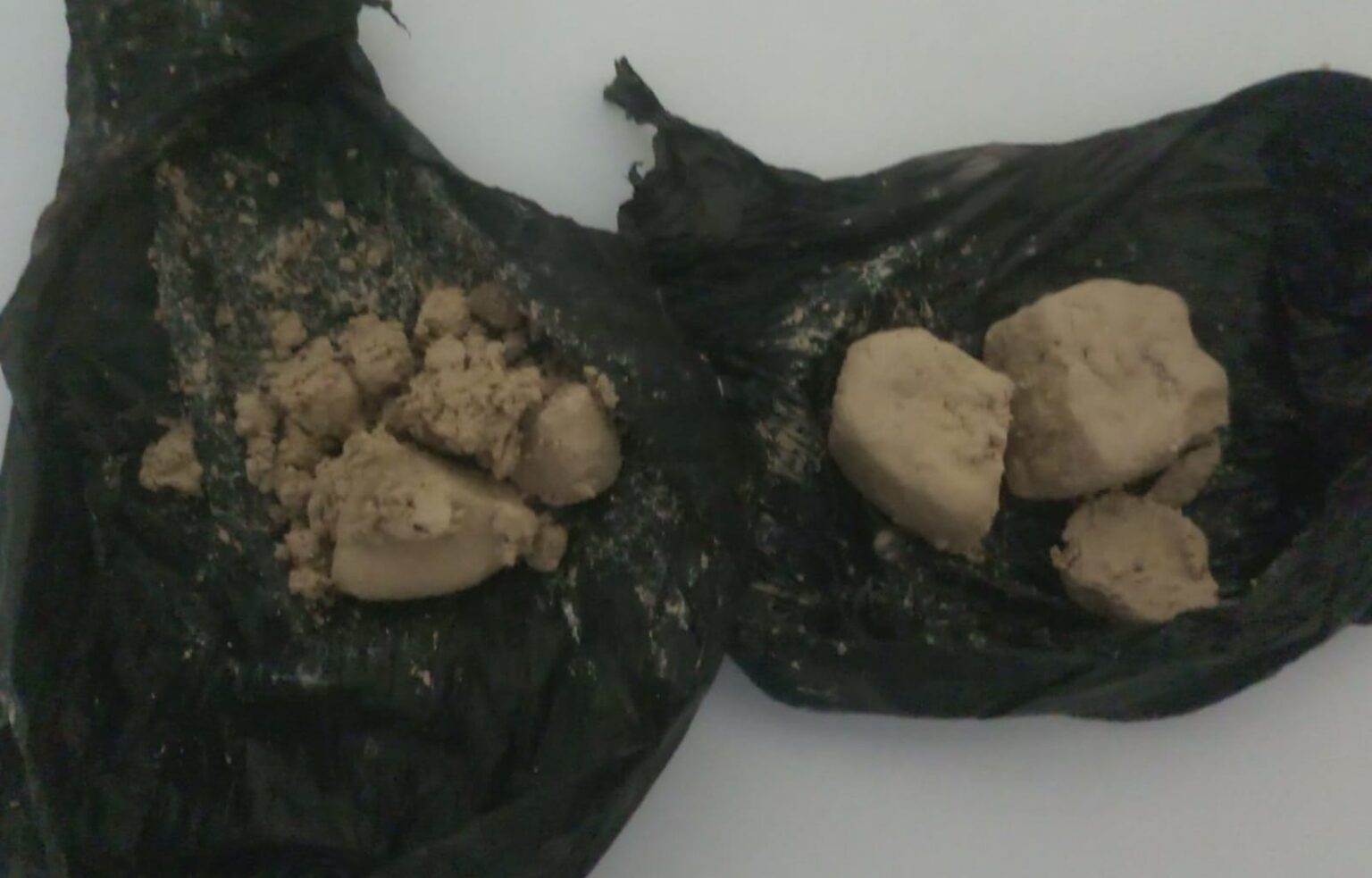 उदयपुरकाे बेलाकाबाट १३ ग्राम ब्राउन सुगरसहित एक पक्राउ 