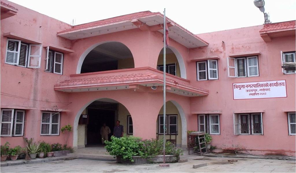 नगरपालिकामा कार्यरत ८ जना कर्मचारीमा कोरोना भेटिएपछि ८ दिनका लागी सेवा बन्द