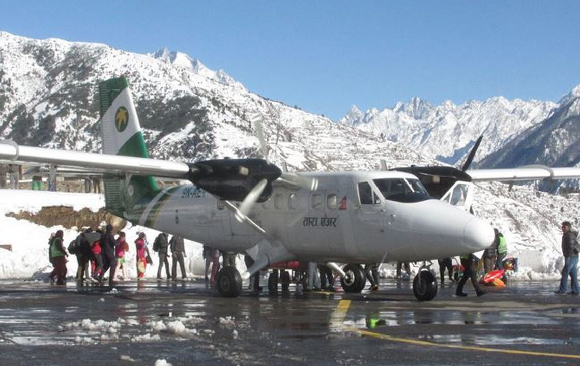 सिमकोट विमानस्थलमा यात्रुको चाप  