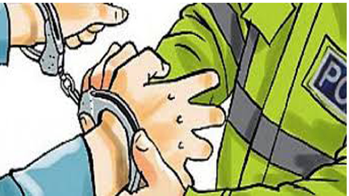 दुई स्वास्थ्यकर्मी प्रहरी नियन्त्रणमा