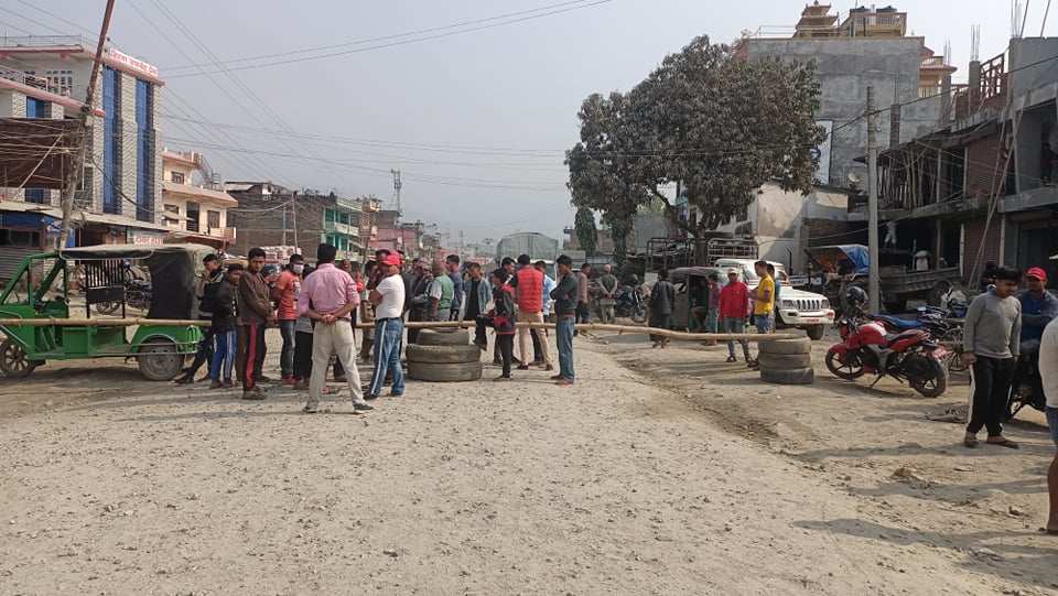 स्थानियद्वारा कटारी-घुर्मि सडक खण्ड बन्द