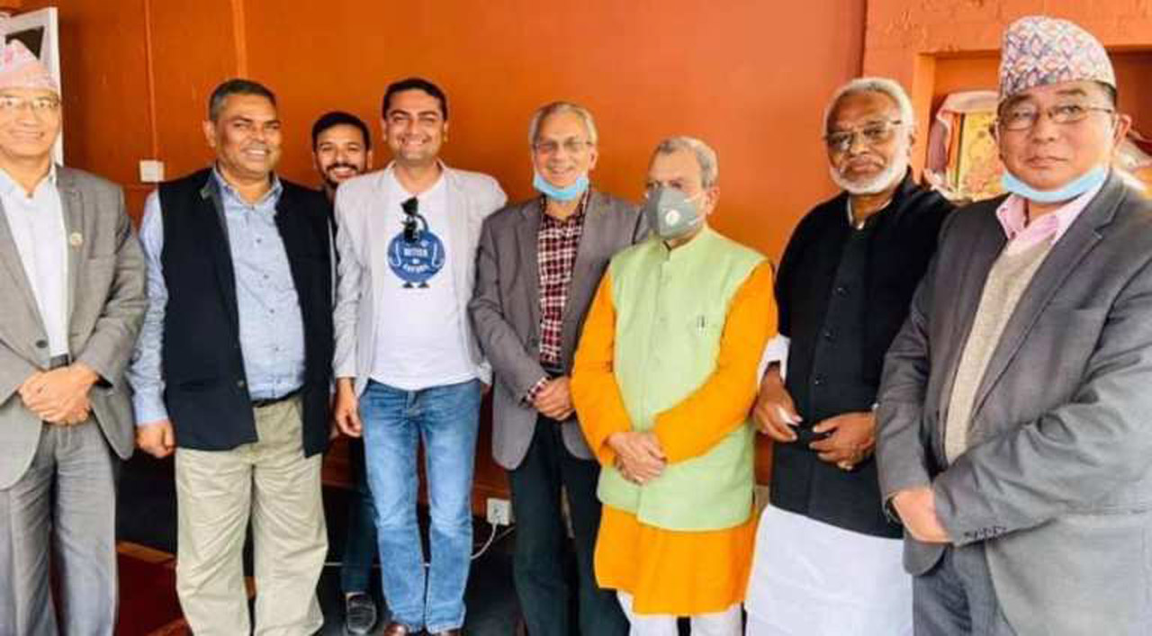 एकअर्काको निर्णय मान्न तयार नहुँदा  फुटकाे सँघारमा जसपा