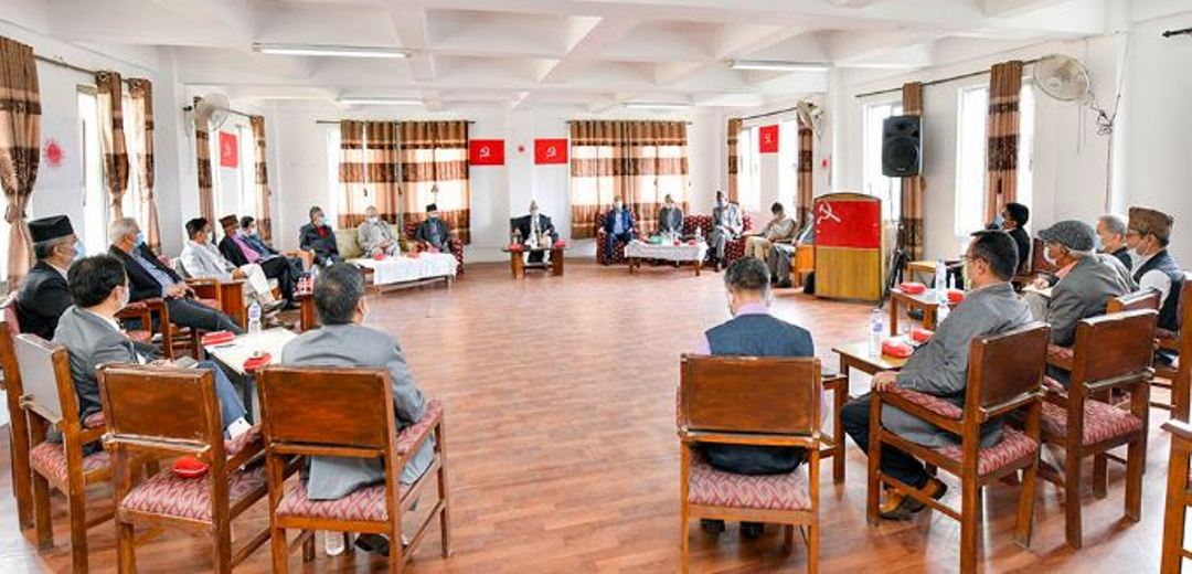एमाले विवादः १० बुँदे सहमति कार्यान्वयनमा ओलीको आनाकानी