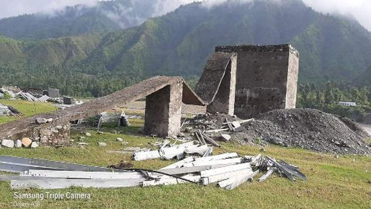 उदयपुरको चिप्टार र खोटाङको हलेसी जोड्ने झोलुंगे पुलको स्ल्याब भत्कियो