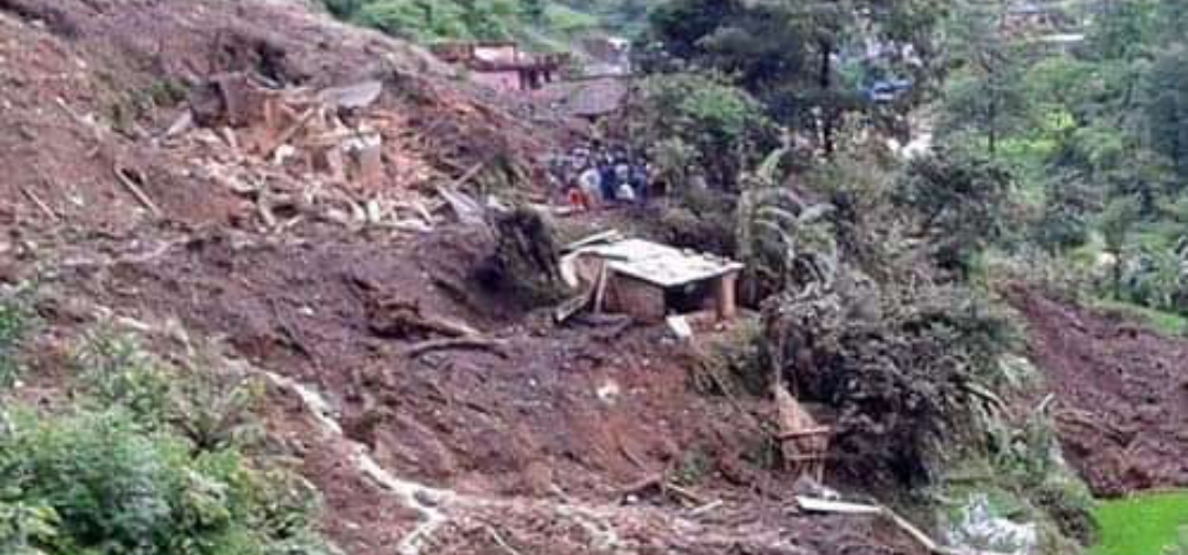 बेमौसमी वर्षाका कारण बाढी पहिराेमा परी देशभर हालसम्म ३० जनाको मृत्यु