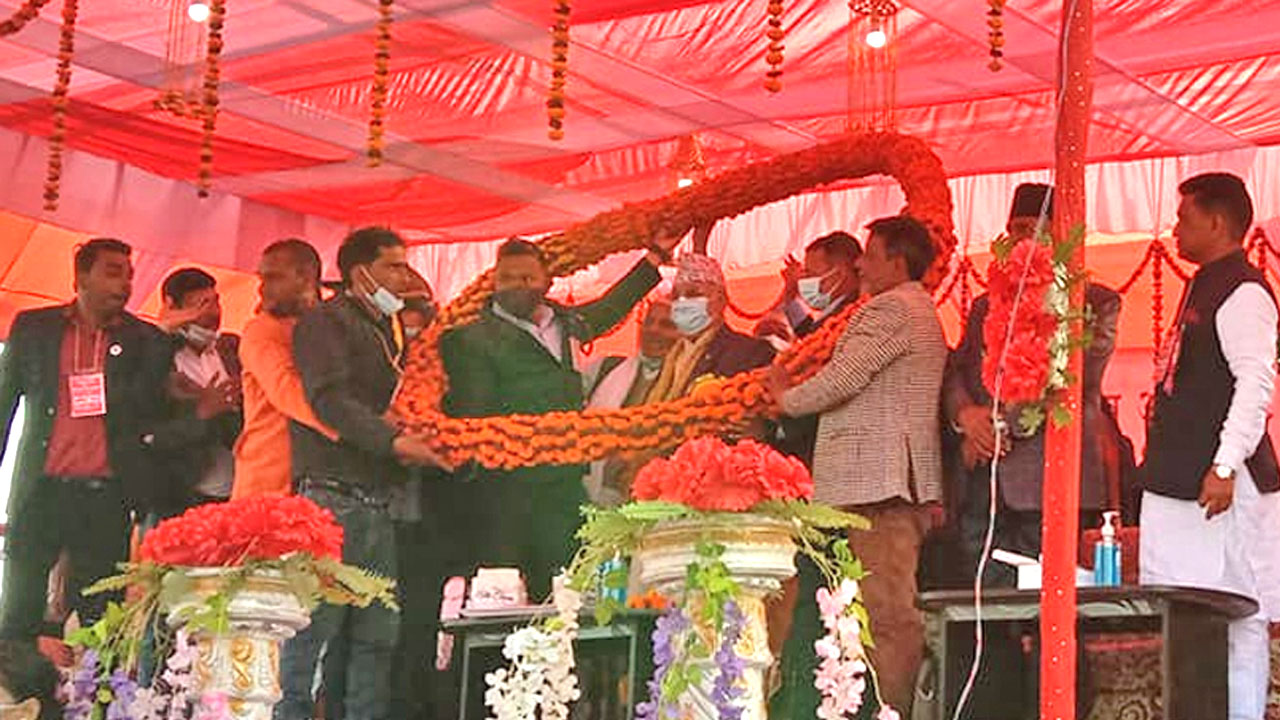 तीनै तहको निर्वाचन तत्काल गर्न अध्यक्ष ओलीकाे माग