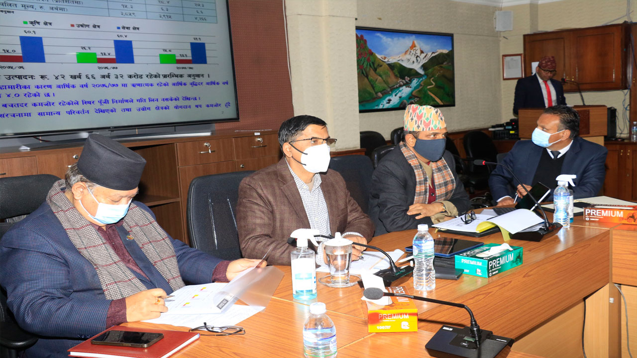 निजी क्षेत्रका समस्या नीतिगत रूपमा सम्बोधन हुन्छन् : अर्थमन्त्री शर्मा