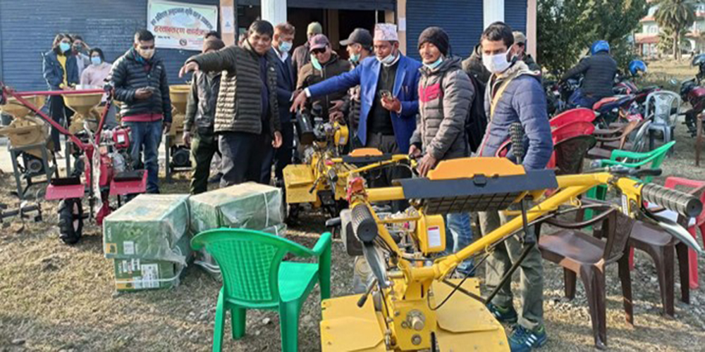 उदयपुरमा ५० प्रतिशत अनुदानमा किसानलाई कृषि उपकरण