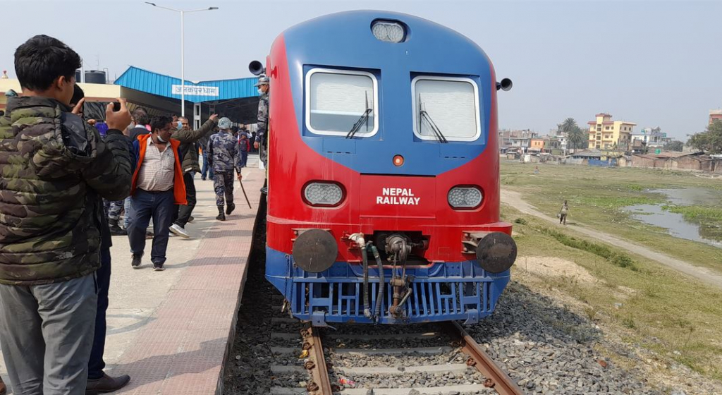 जयनगर–कुर्था रेल सेवा:पहिलो दिन सबै सिट भरिभराउ
