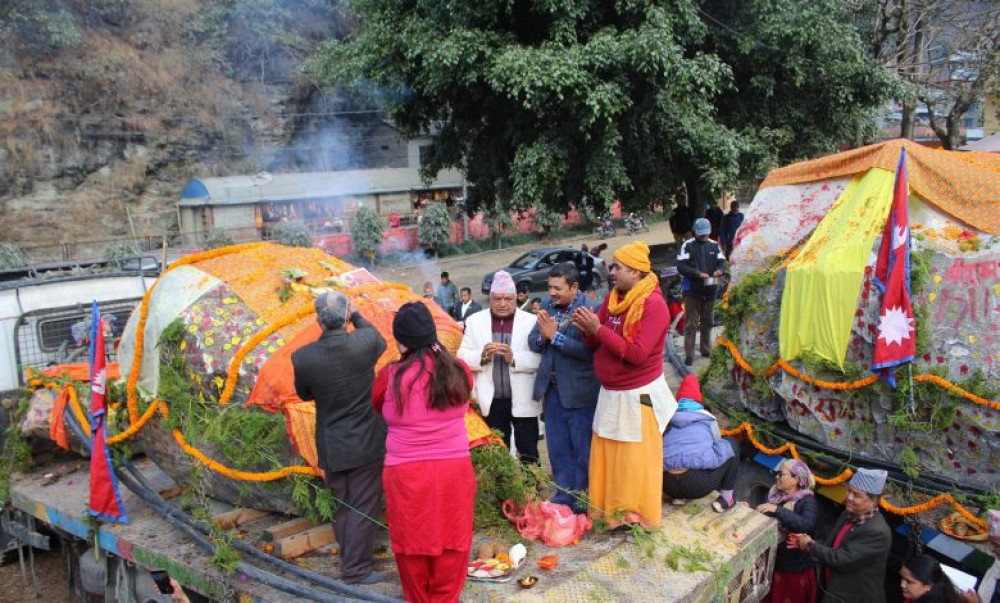 अयोध्या लैजाँदै गरिएको शिलामा  जानकी मन्दिरमा विशेष पूजा