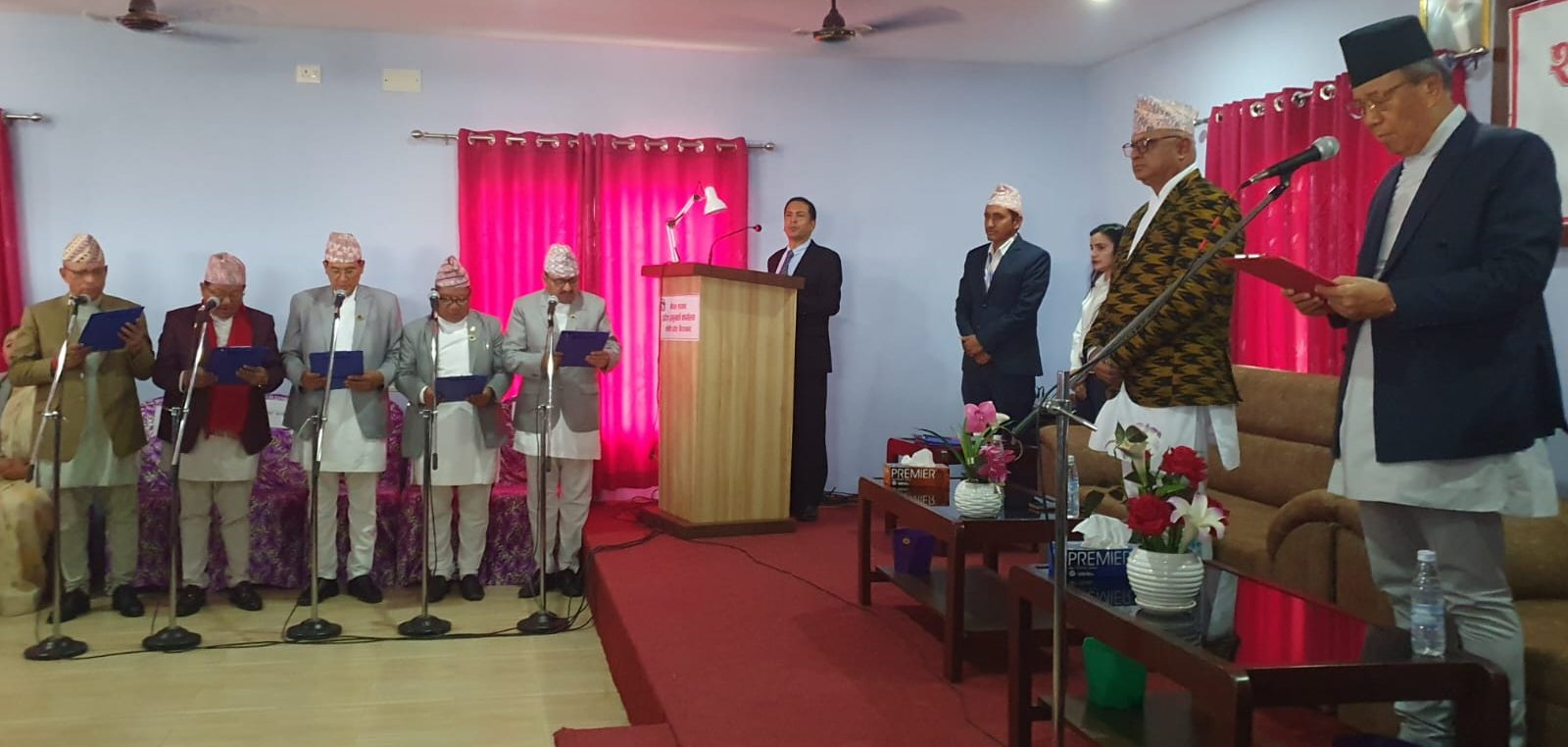 कोशीमा नवनियुक्त मन्त्रीहरुले लिए पद तथा गोपनियताको शपथ
